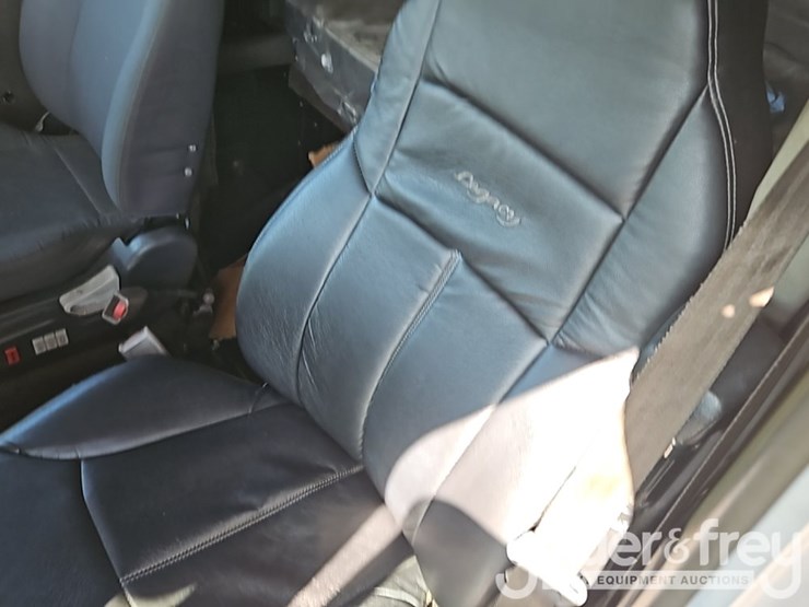 2007-kenworth-t600-image-45