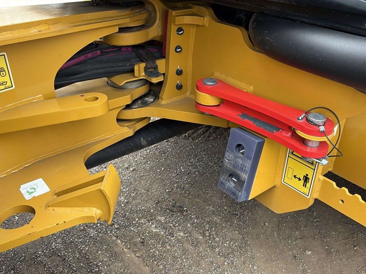 2022-caterpillar-906m-image-21