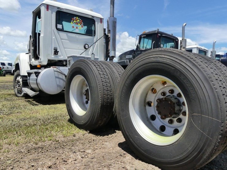 1999-mack-ch613-image-7