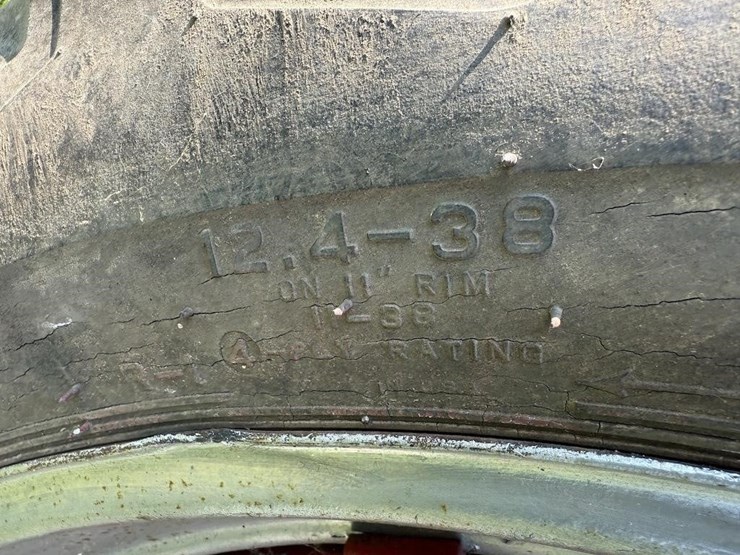 farmall-h-tractor-image-7