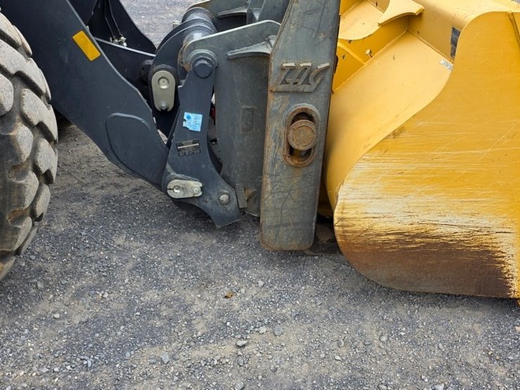 2021-deere-524l-image-38