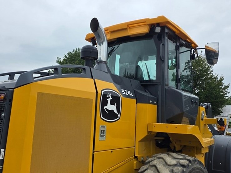 2021-deere-524l-image-27
