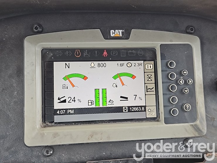 2016-caterpillar-d6k2-lgp-image-38