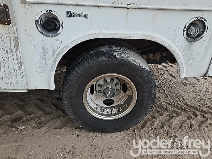 1997-gmc-3500-image-14