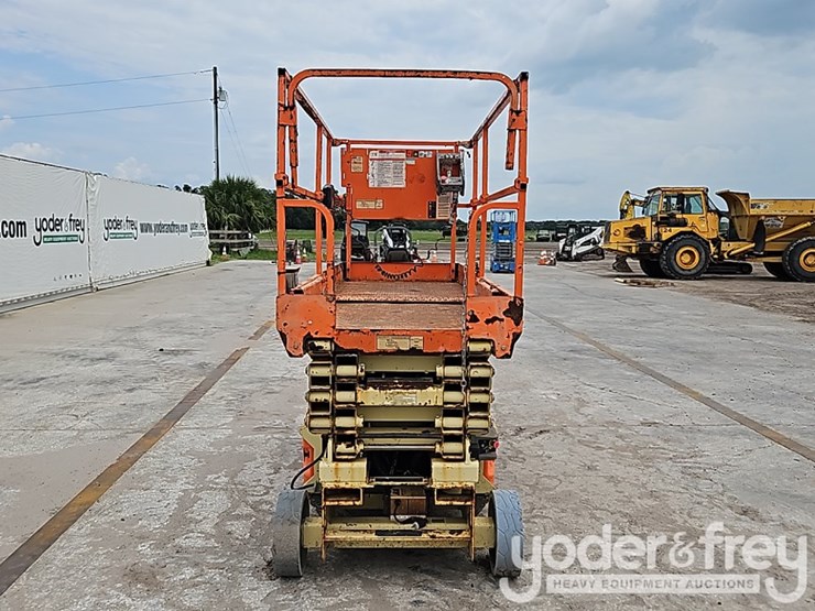 2015-jlg-2646es-image-7