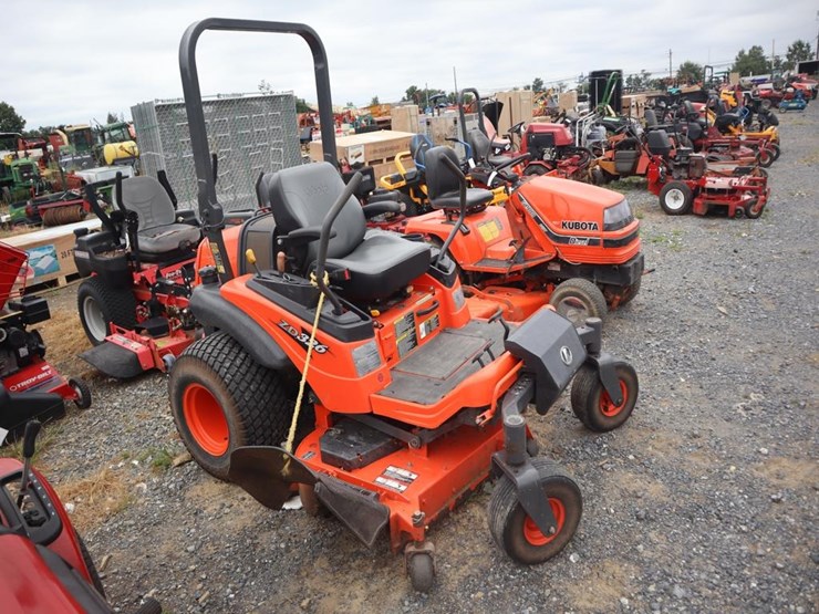 kubota-zd326-image-1