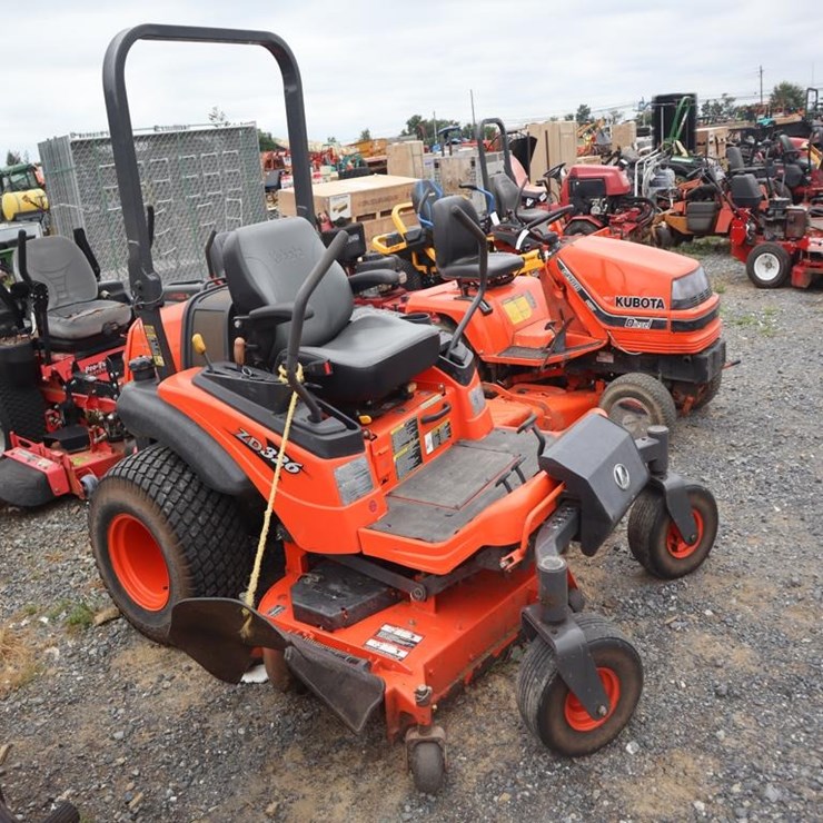KUBOTA ZD326