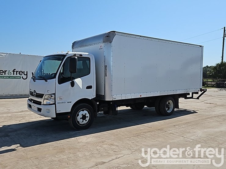 2019-hino-195-image-1