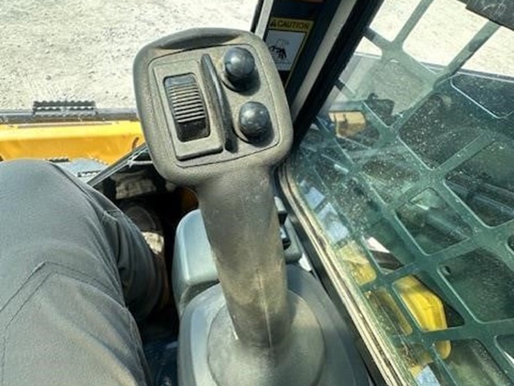 2018-deere-318g-image-20