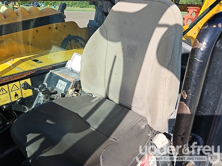 2016-jcb-510-56-image-31