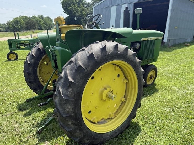 john-deere-3010-image-7