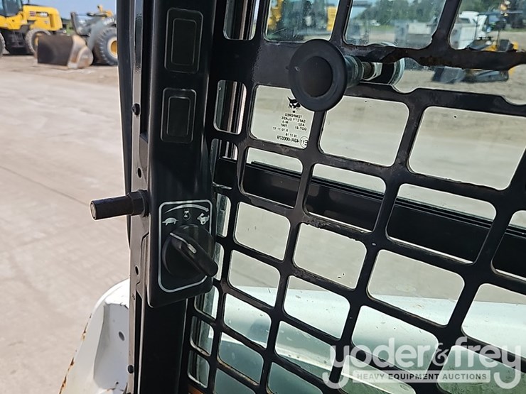 2016-bobcat-t650-image-28