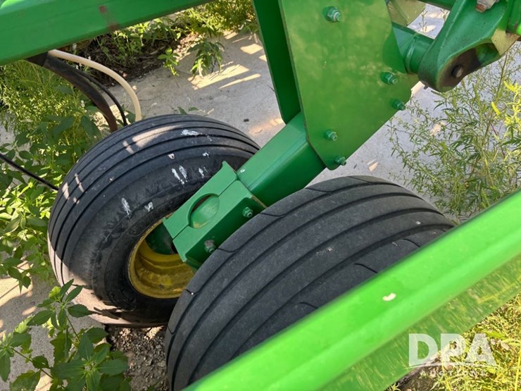 john-deere-2410-image-28