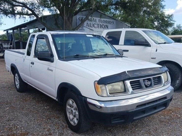 1998-nissan-frontier-image-1