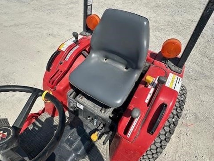 massey-ferguson-1235-image-18