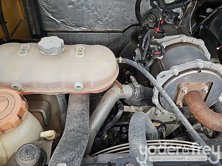2019-deere-316gr-image-19