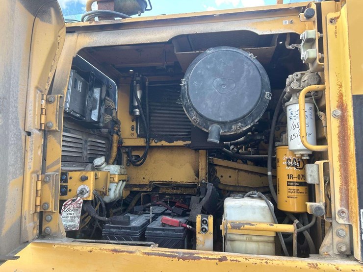 2008-caterpillar-345d-image-9