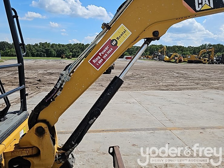 2019-caterpillar-303-image-15