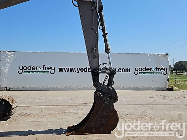 2019-volvo-ecr145el-image-16