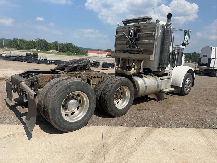2006-peterbilt-378-image-3