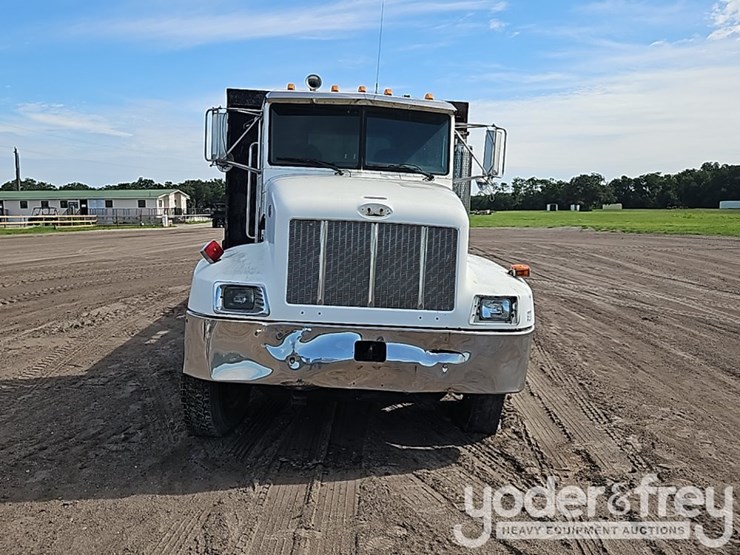 2002-peterbilt-330-image-11
