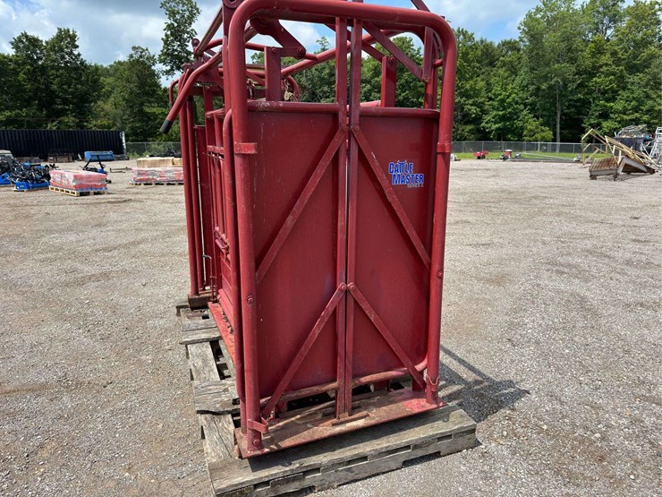 squeeze-chute-image-5