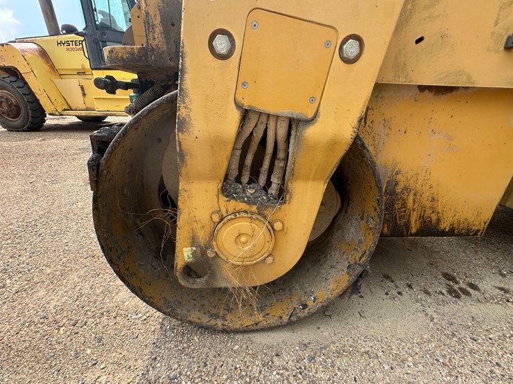 caterpillar-cb34xw-image-23