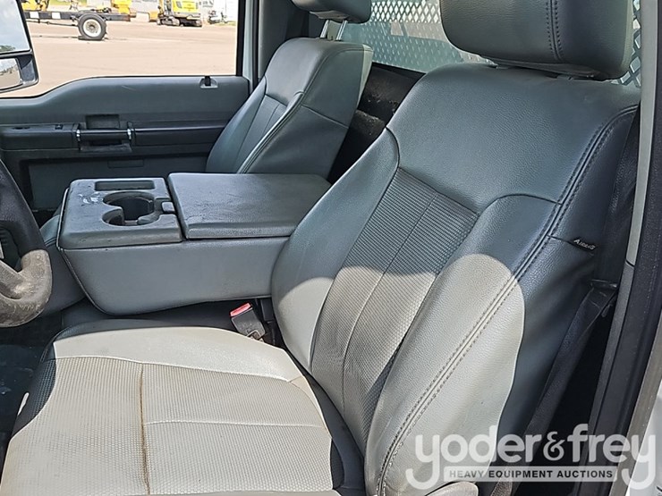 2015-ford-f550-image-28