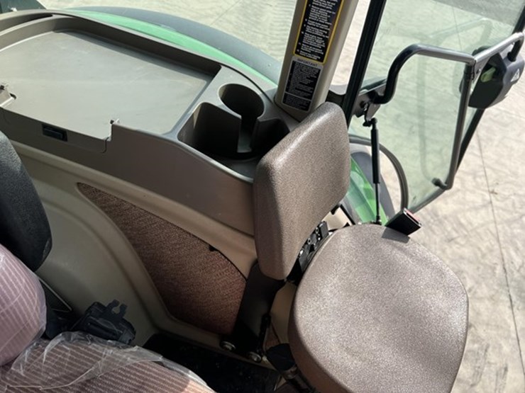 2012-john-deere-5115m-image-34