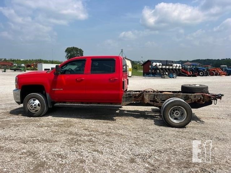 2018-chevrolet-silverado-3500hd-image-3