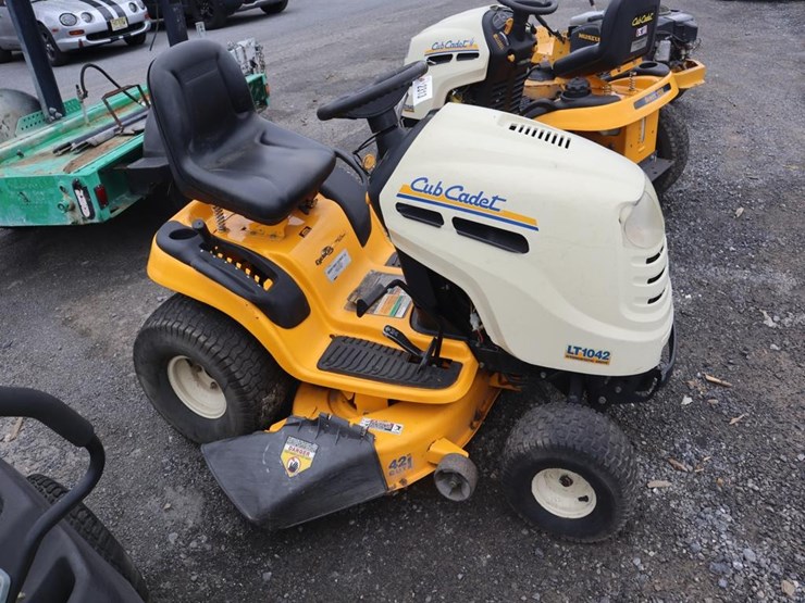 cub-cadet-lt1042-image-1