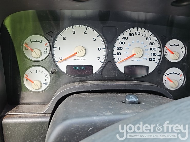 2002-dodge-1500-image-24
