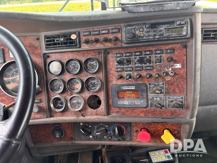 2003-kenworth-t800-image-86