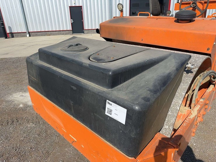 hypac-double-smooth-drum-asphalt-roller-image-11