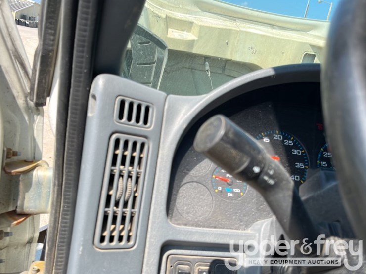 2003-international-durastar-4300-image-33