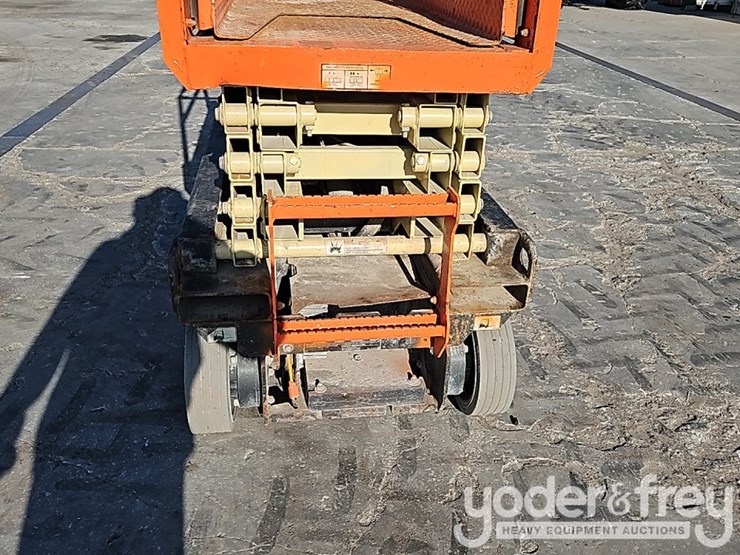 jlg-1932r-image-12