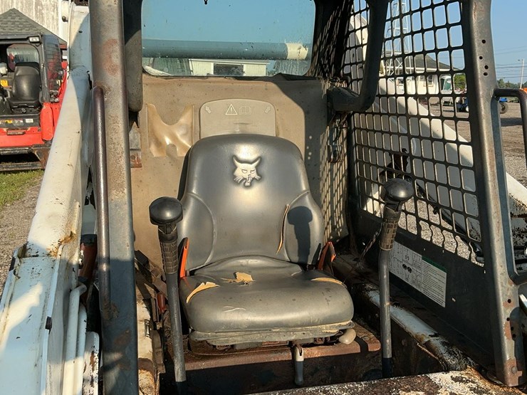2004-bobcat-t190-image-39