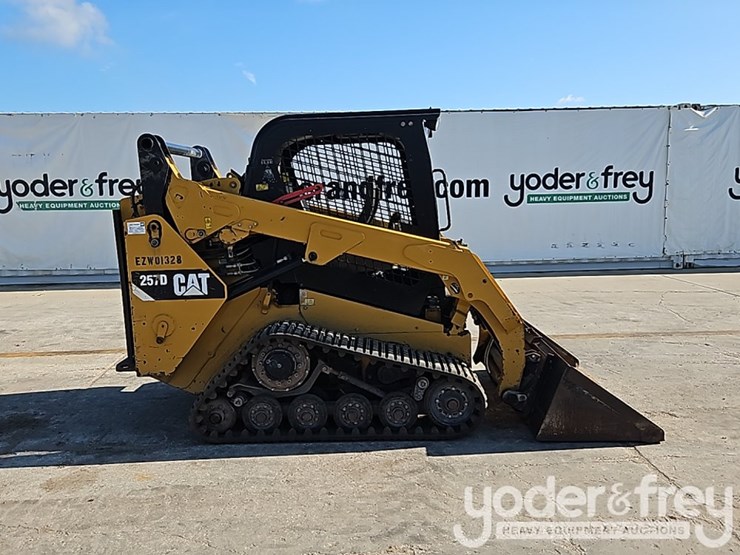 2015-caterpillar-257d-image-5
