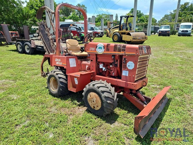 2000-ditch-witch-3700dd-image-2
