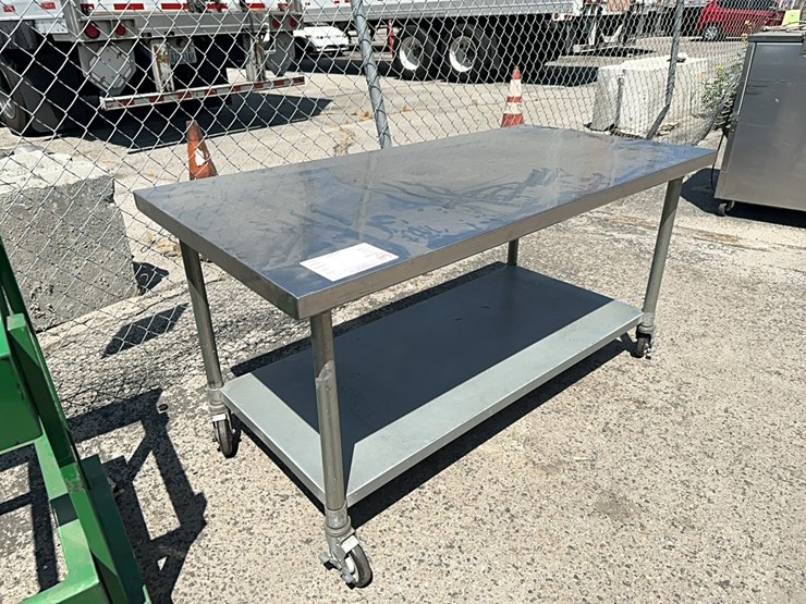 lot#----metal-table-&-fruit-rack-image-2