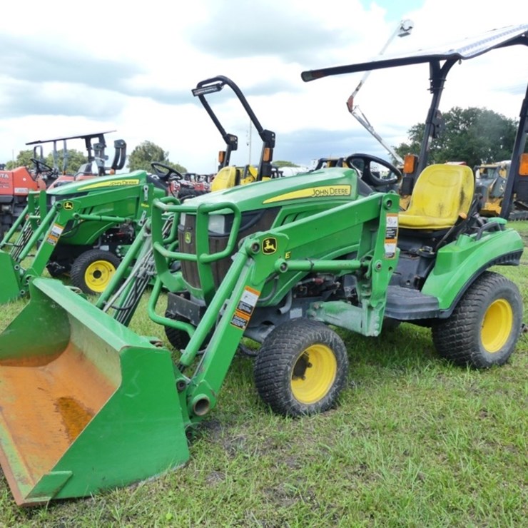 JOHN DEERE 1023E