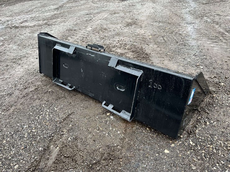 90"-qt-bucket-w/-blade-image-2