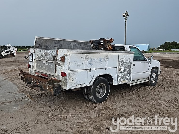 1997-gmc-3500-image-4
