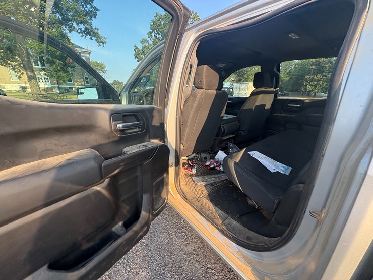 2020-chevrolet-silverado-1500-image-30