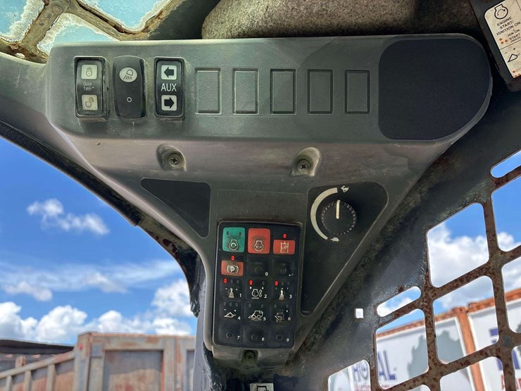 deere-331g-image-13