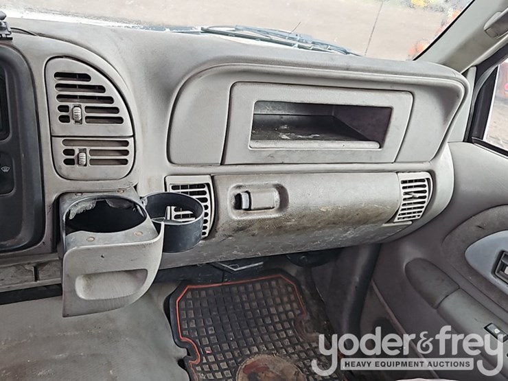 1997-gmc-3500-image-26
