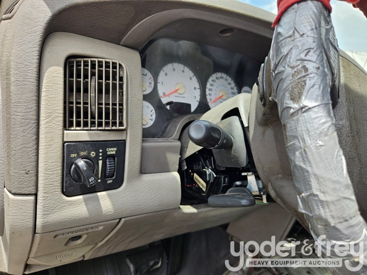 2004-dodge-ram-1500-image-30