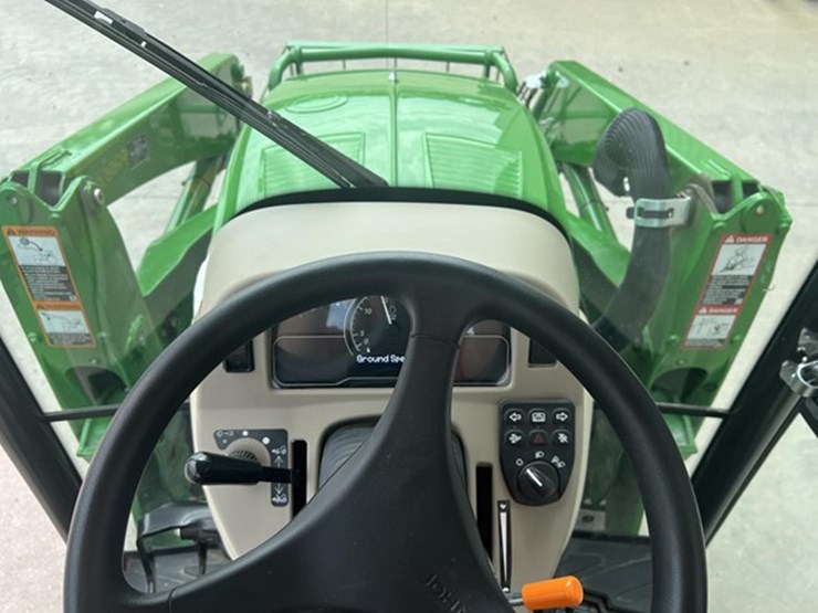 2024-john-deere-4066r-image-29