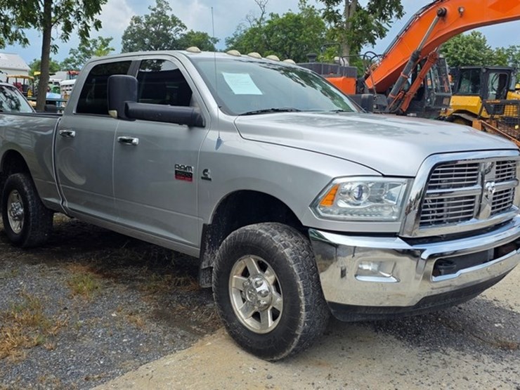 2011-dodge-2500-image-1
