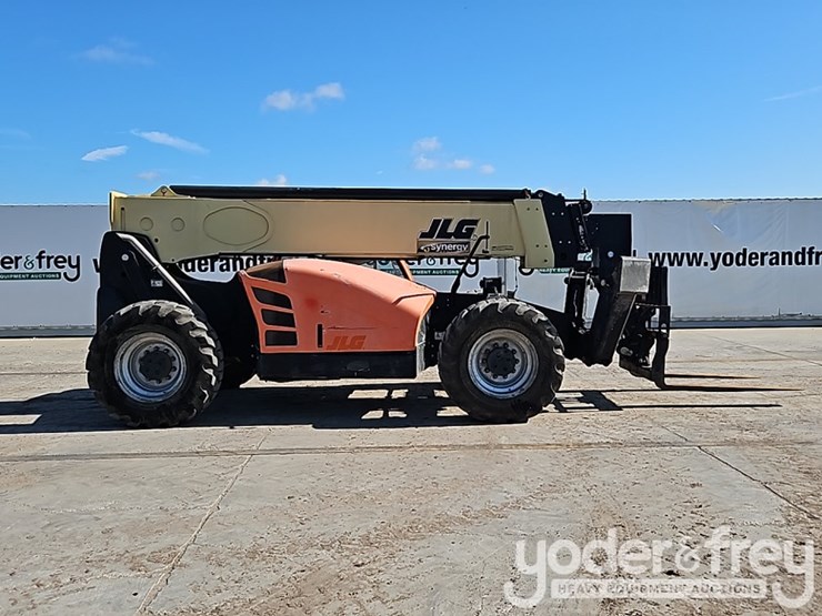 2018-jlg-1055-image-5